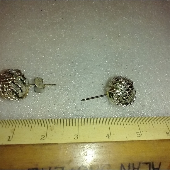 Vintage stud earrings - Picture 4 of 8